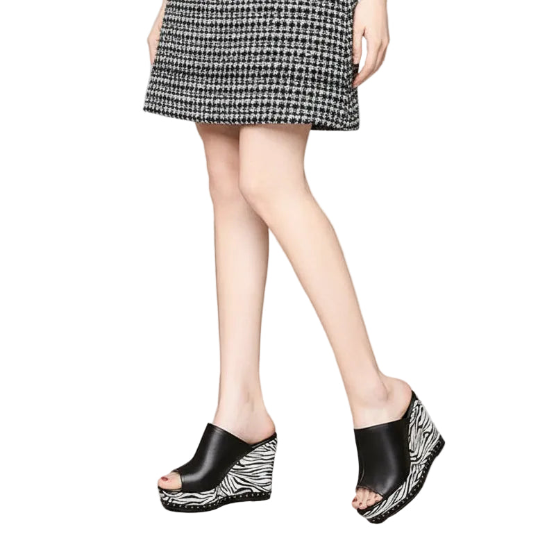 Soigné Women Sandals