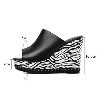 Soigné Women Sandals
